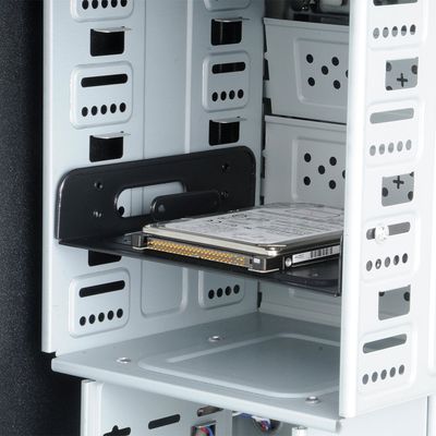 AKASA AK-HDA-01 adaptér SSD a HDD disky 2,5 nebo 3,5 na 5,25