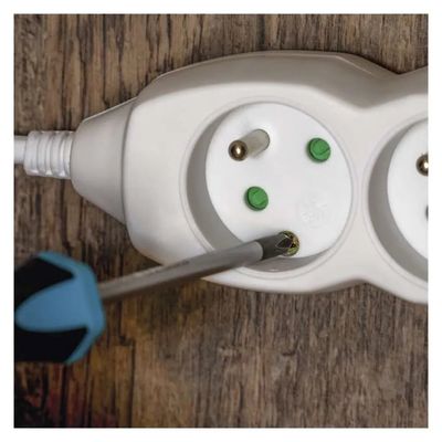 Prodlužovací kabel 1,5 m / 3 zásuvky / bílý / PVC / 1 mm2
