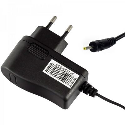 Akyga Univerzální nabíječka na tablet 5V/2A 10W DC 2.5x0.7mm