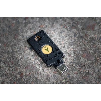 YubiKey 5C NFC - USB-C, klíč/token s vícefaktorovou autentizaci, podpora Smart Card (2FA)