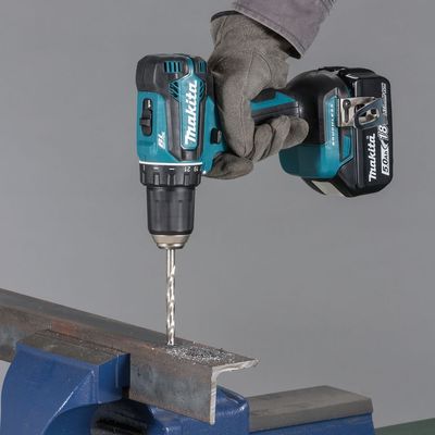 Makita DDF485RAJ Aku bezuhlíkový šroubovák Li-ion LXT 18V/2,0 Ah,Makpac