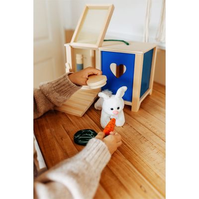 small foot Plyšový králík v králíkárně s doplňky