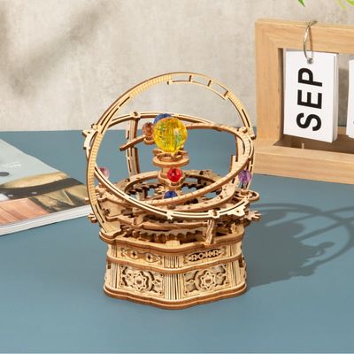 RoboTime 3D skládačka hrací skříňky Historický orloj