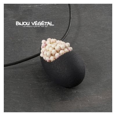 Živé šperky - Náhrdelník Slza černý s trvalými bílými květy