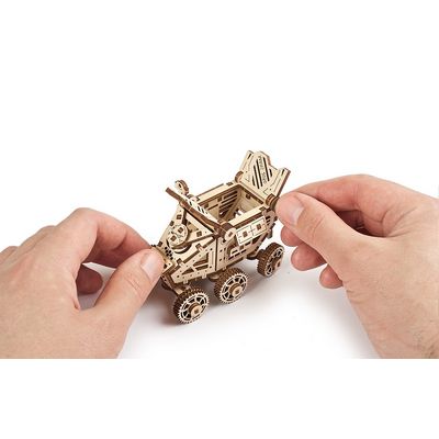 Ugears 3D dřevěné mechanické puzzle Bugina z Marsu
