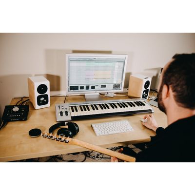 EDIFIER S880DB Studio bílá