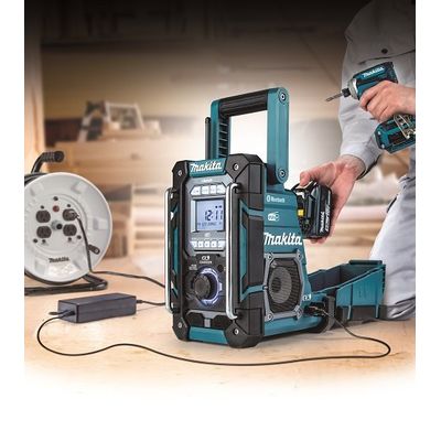 Makita DMR301 Aku rádio s nabíječkou, DAB, Bluetooth, Li-ion CXT 10,8/12V,LXT14,4/18V Z