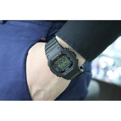 Casio DW-5600UE-1ER G-SHOCK Pánské digitální náramkové hodinky