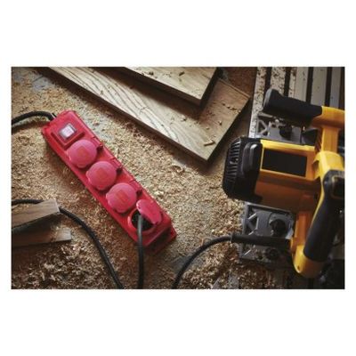 Prodlužovací kabel 3m / 4 zásuvky / s vypínačem / černo-červený / guma-neopren / 1,5mm2