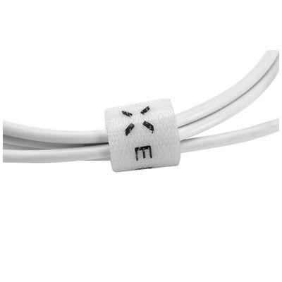 Dlouhý datový a nabíjecí kabel FIXED s konektory USB/Lightning, 2 metry, MFI certifikace, bílý