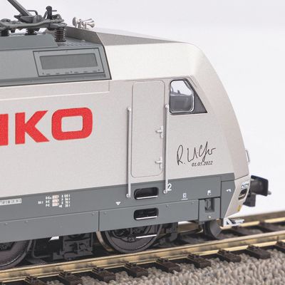 Piko Elektrická lokomotiva BR 101 Pozdrav ze Sonnebergu VI - 51110