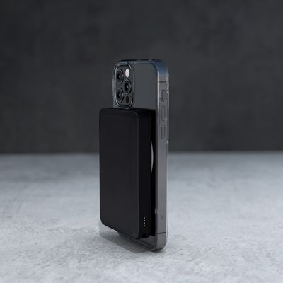 Epico 5000mAh powerbanka s podporou uchycení MagSafe - černá