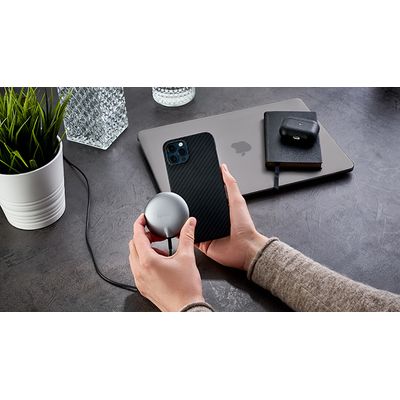 Epico bezdrátová nabíječka s podporou uchycení MagSafe - vesmírně šedá