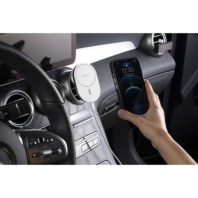 Epico Ellipse bezdrátová autonabíječka 15W s podporou uchycení MagSafe a s adaptérem v balení - bílo-stříbrná