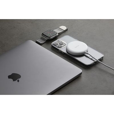 Epico bezdrátová nabíječka s podporou uchycení MagSafe a s adaptérem v balení - bílá