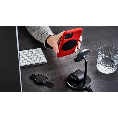 Epico 2in1 bezdrátová nabíječka s podporou uchycení MagSafe s adaptérem v balení