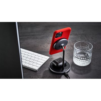 Epico 2in1 bezdrátová nabíječka s podporou uchycení MagSafe s adaptérem v balení