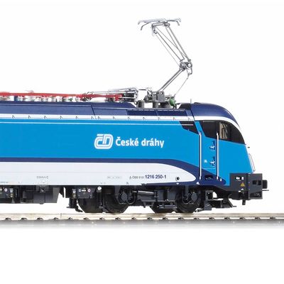 Piko Elektrická lokomotiva vč. dig. dekodéru Rh 1216 Taurus se 4 pantografy ČD VI, digitální - 59845