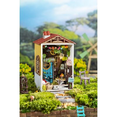 RoboTime miniatura domečku Propůjčená zahrada
