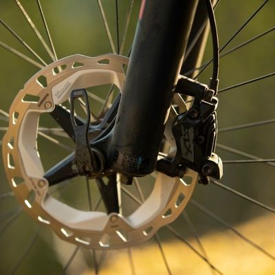 Brzdový třmen SHIMANO SLX BRM7120 přední/zadní polymer + chladič