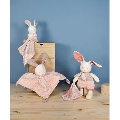 Doudou Dárková sada - Plyšový Ecru králiček s růžovou dečkou z  BIO bavlny 22 cm