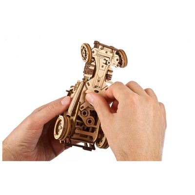 Ugears 3D dřevěné mechanické puzzle The Hot Rod Furious