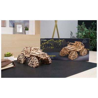 Ugears 3D dřevěné mechanické puzzle Pásové terénní vozidlo