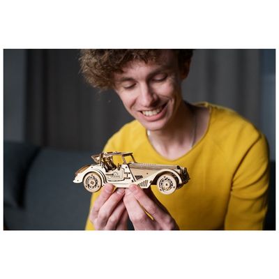 Ugears 3D dřevěné mechanické puzzle Sportovní auto Rapid Mouse