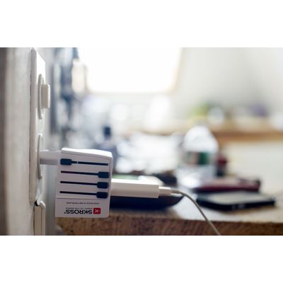 SKROSS cestovní adaptér MUV USB, USB A+C, univerzální pro 150 zemí