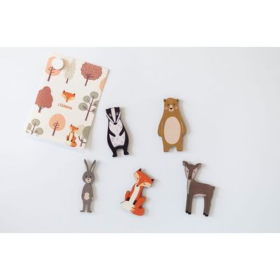 BeWooden Dřevěná nálepka na zeď i jinam jezevec