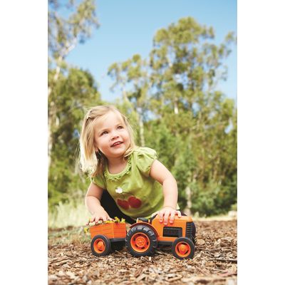 Green Toys Traktor s vlečkou oranžový