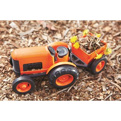 Green Toys Traktor s vlečkou oranžový
