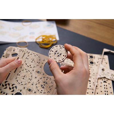 Ugears 3D dřevěné mechanické puzzle NASA, Lunární vozítko