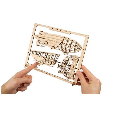 Ugears 2,5D dřevěné mechanické puzzle Vzducholoď Zeppelin