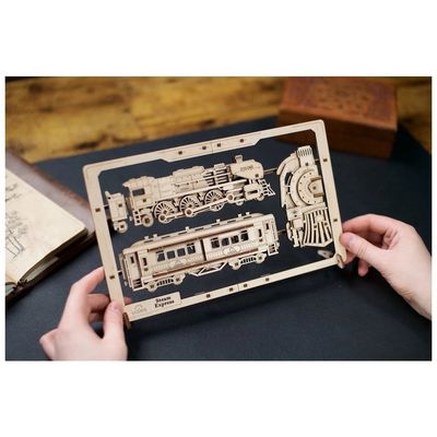 Ugears 2,5D dřevěné mechanické puzzle Steam Express