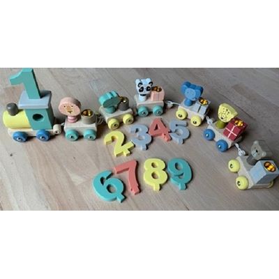 small foot Dřevěný narozeninový vláček se zvířátky