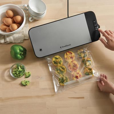 FoodSaver VS2190X Kompaktní vakuová svářečka fólií se zásobníkem
