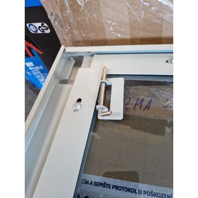 DATACOM 19 nástěnný rozvaděč jednodílný 9U/450mm šedý - rozbalené / použité
