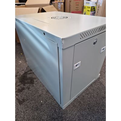 DATACOM 19 nástěnný rozvaděč jednodílný 9U/450mm šedý - rozbalené / použité