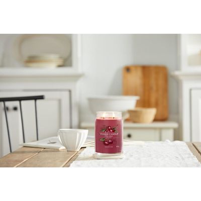 Yankee Candle Black Cherry 567g