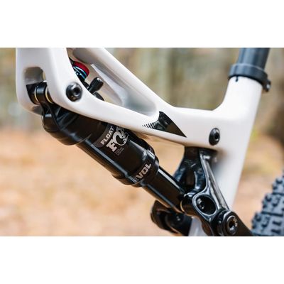 Celoodpružené kolo MMR KENTA 10 - Light Grey N Black - vel.L 24/2025