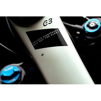 Celoodpružené kolo MMR KENTA 00 - Pearlwhite N Black - vel.L / 24/2025