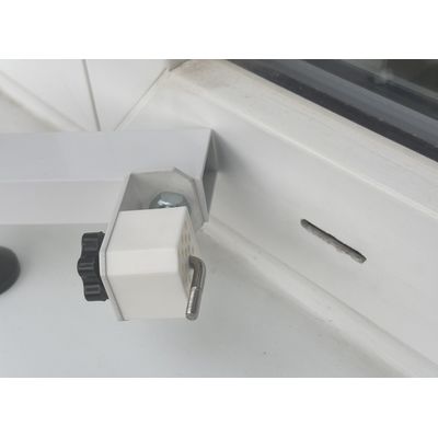 Anténní držák na plastové okno L, délka 17,5cm, výška 25cm, průměr 20mm, retail balení