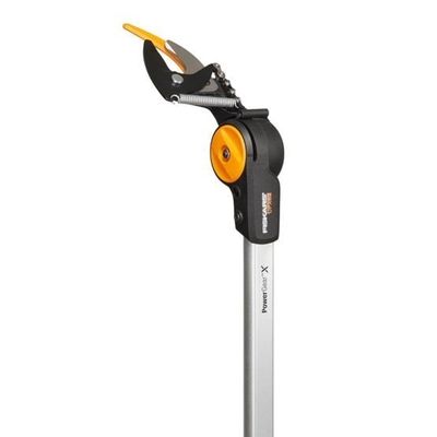 Fiskars UPX82 Univerzální zahradní nůžky PowerGear