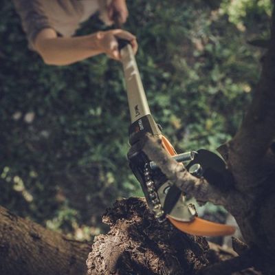 Fiskars UPX82 Univerzální zahradní nůžky PowerGear