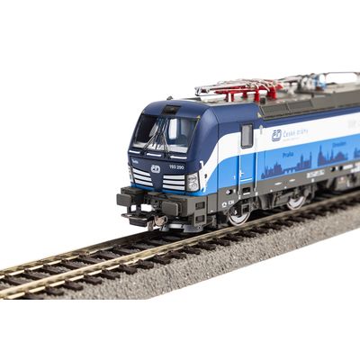 Piko Elektrická lokomotiva Vectron Praha-Berlín-Hamburk ČD VI vč. zvuk. dekodéru, digitální - 21688