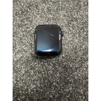 Apple Watch SE 44mm Temně inkoustový hliník s temně inkoustovým sportovním řemínkem - S/M - rozbalené / použité