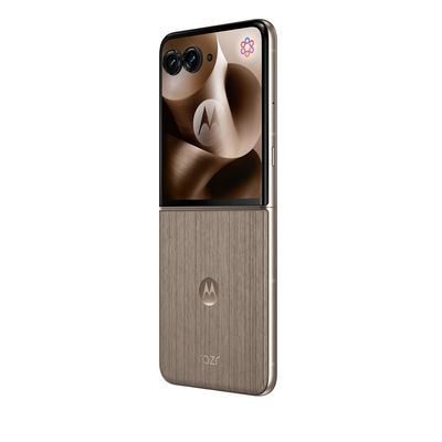 Motorola Razr 60 Ultra PANTONE Mountain trail (dřevo)