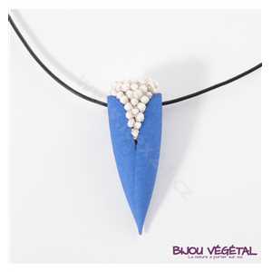 Živé šperky - Náhrdelník Tulipán modrý s trvalými bílými květy